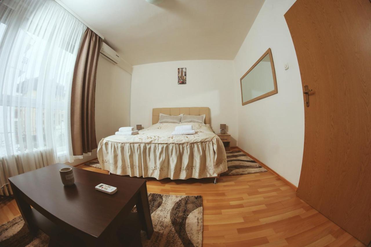 Apartman Centar 1 บันยาลูกา ภายนอก รูปภาพ